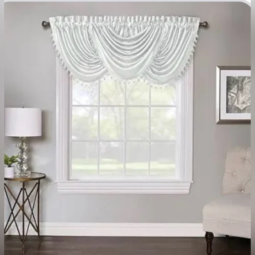 Elegant White Waterfall Valance (window curtains)